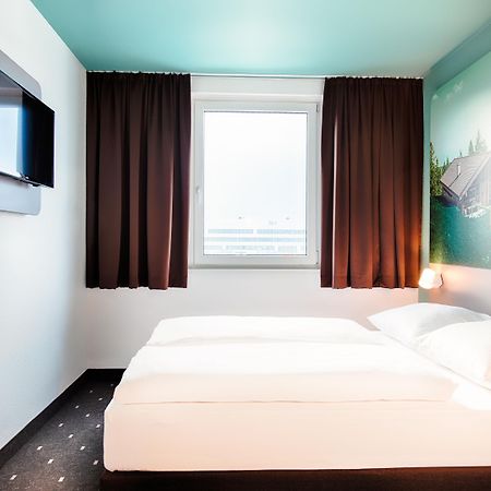 B&B Hotel Muenchen-Putzbrunn Zewnętrze zdjęcie