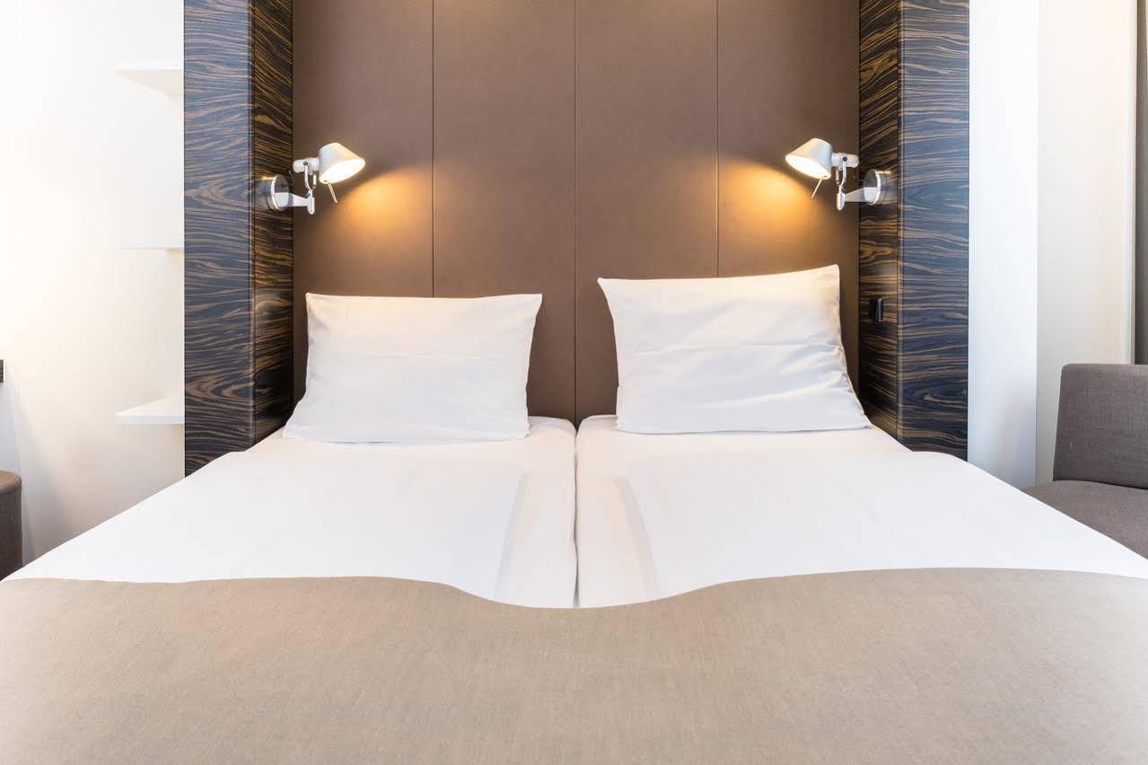 B&B Hotel Muenchen-Putzbrunn Zewnętrze zdjęcie
