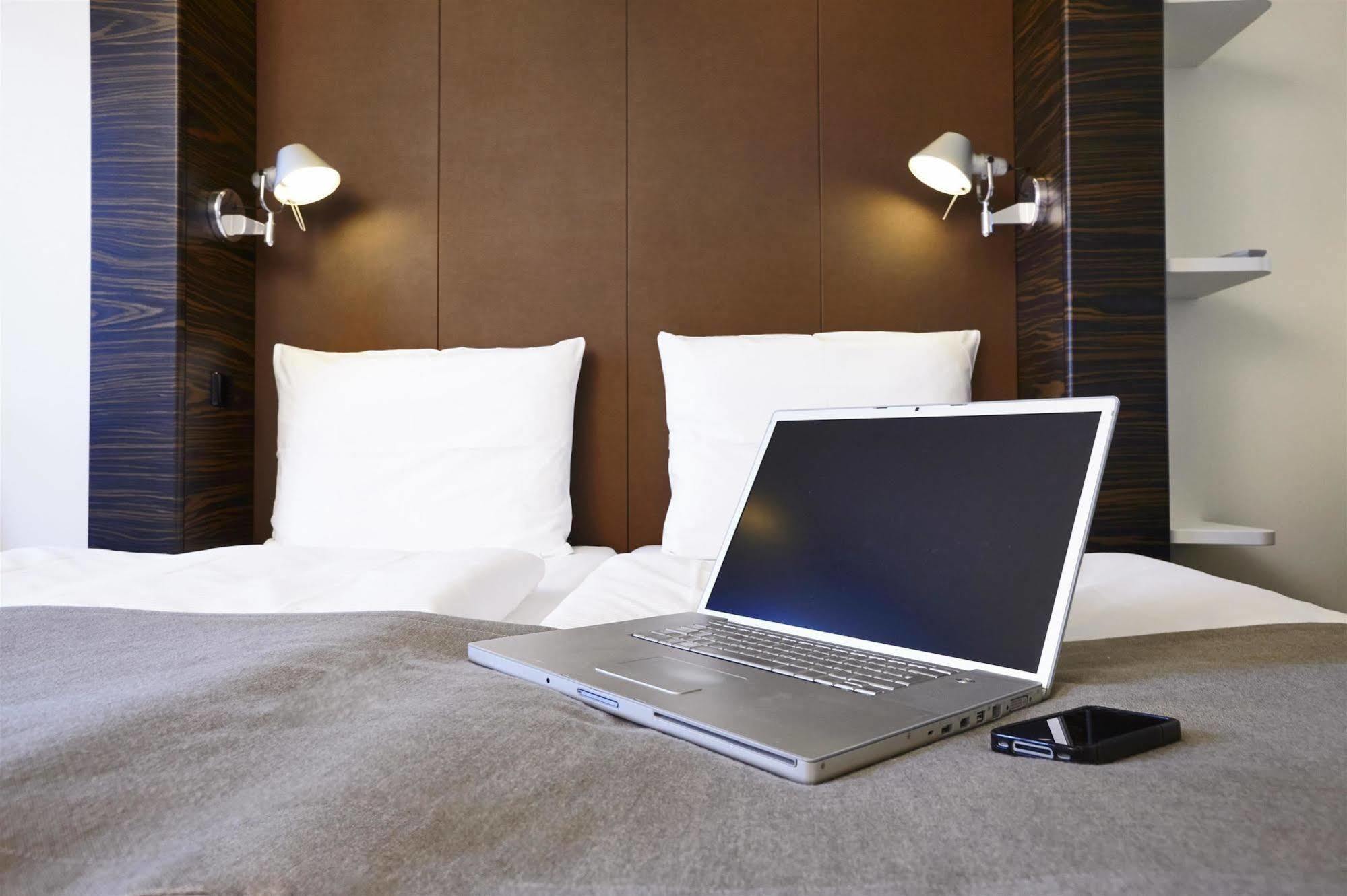 B&B Hotel Muenchen-Putzbrunn Zewnętrze zdjęcie